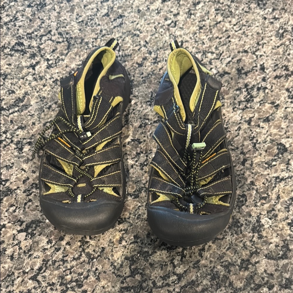Keen Black and Green Outdoor Sandals size 6